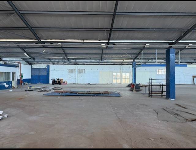 1,500M² WAREHOUSE TO LET IN CLAREMONT